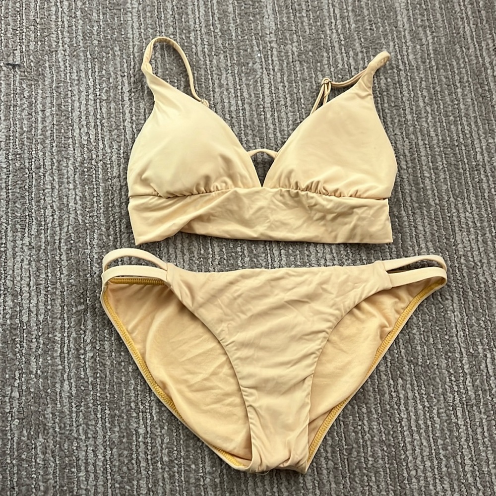 Billabong size small yellow bikini!!